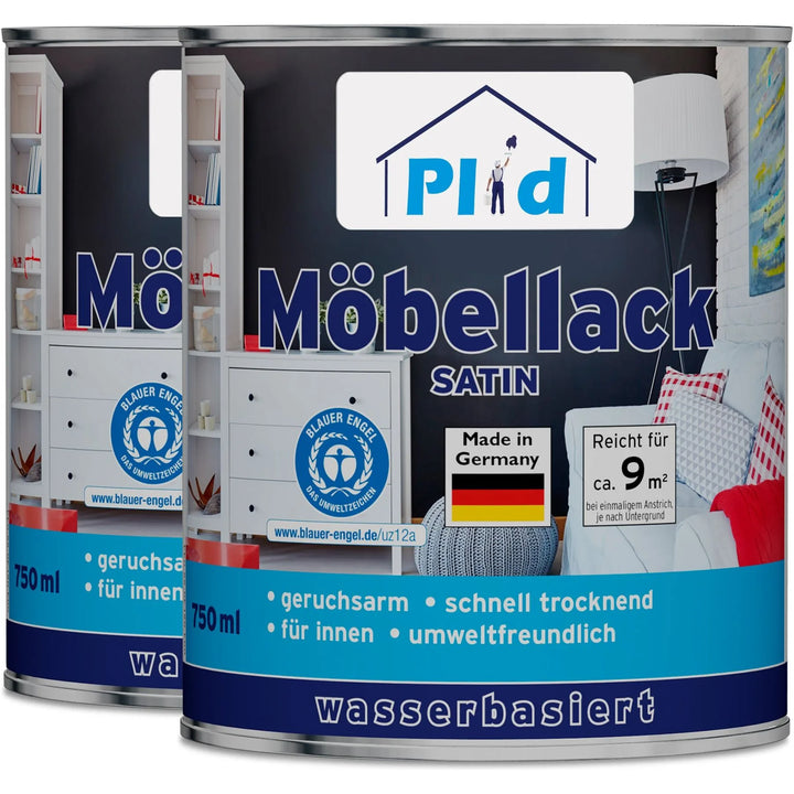 Zwei Dosen plid Möbellack - kratzfest &amp; seidenmatt für Holz &amp; Innenbereiche, je 750 ml, wasserbasiert, geruchsarm, schnell trocknend, umweltfreundlich und made in Germany. Im Hintergrund ein modernes Zimmer mit weißen Möbeln.