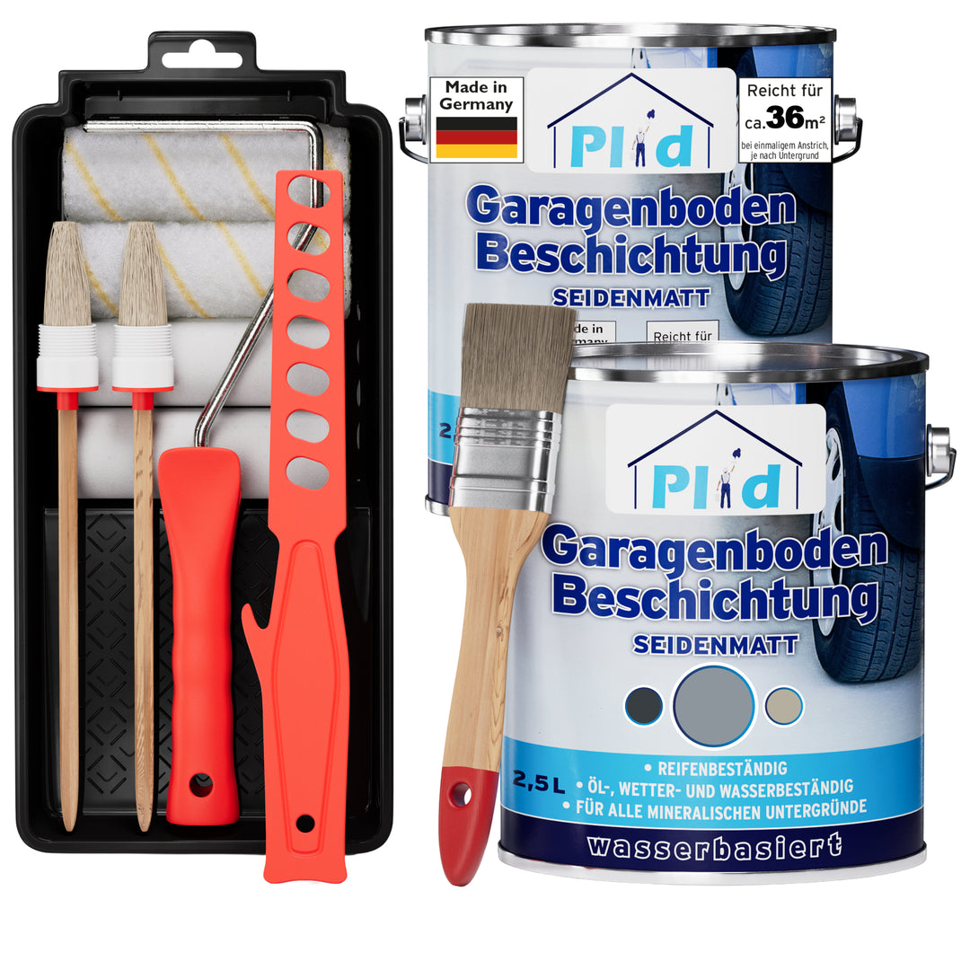 Anstreichset mit zwei 2,5-Liter-Gebinden Plid Garagenboden Beschichtung seidenmatt in Silbergrau, dazu schwarze Farbwanne, Walze, zwei Ringpinsel, Flachpinsel und Abstreifgitter. Auf dem Etikett: Made in Germany, Reicht für ca. 36 m², wasserbasiert.