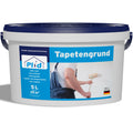 Ein 5-Liter-Eimer Plid Tapetengrund mit dunkelblauem Deckel und Bügelgriff. Das Etikett zeigt einen Maler mit Rolle an der Wand und nennt weiß, matt, hoch deckend, atmungsaktiv, reguliert das Saugverhalten, sehr ergiebig, 5 L für ca. 35 m² sowie Made in Germany.