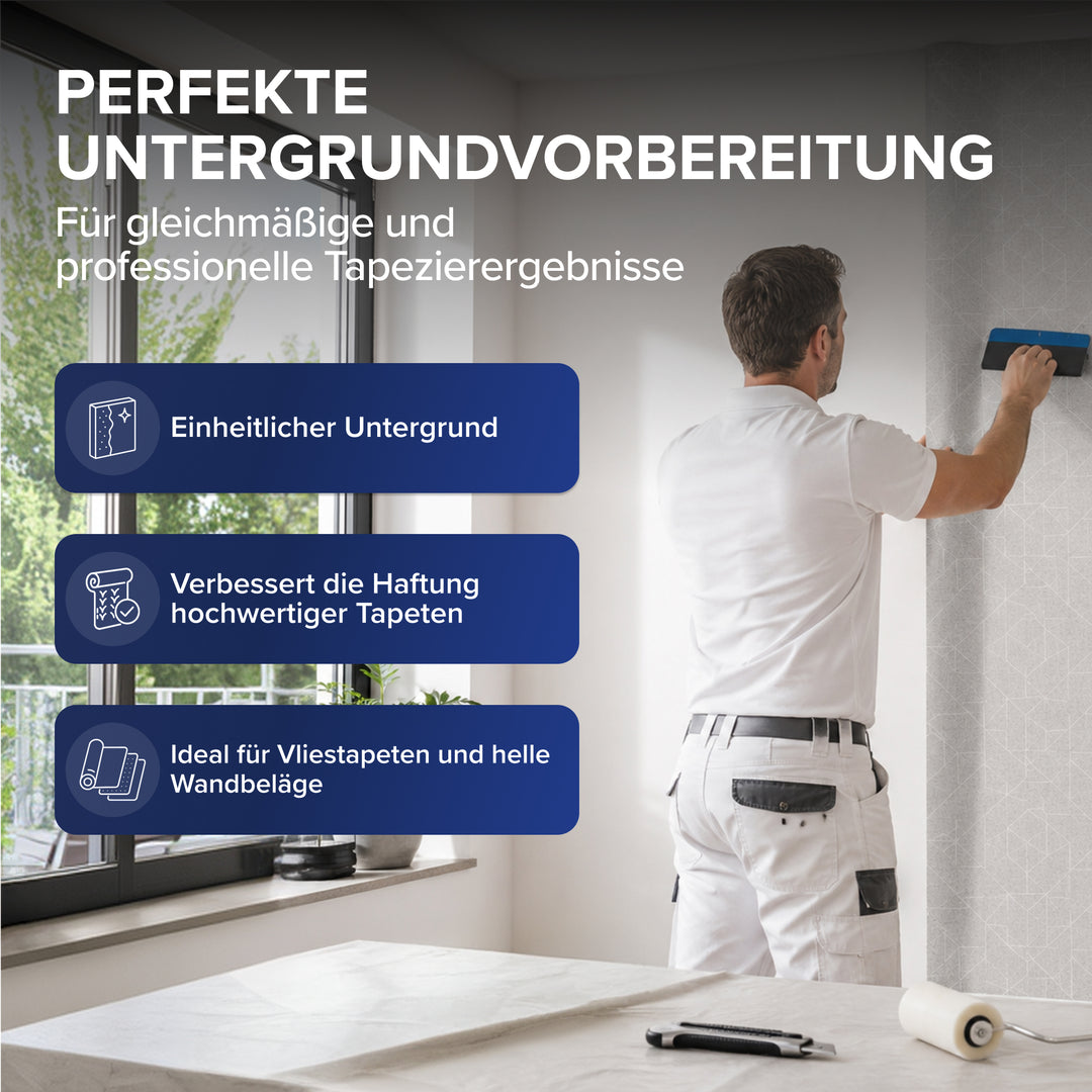 Ein Handwerker in weißer Arbeitskleidung glättet mit einem Spachtel eine Wand. Überschrift: Perfekte Untergrundvorbereitung, für professionelle Tapezierergebnisse. Blaue Kästen nennen einheitlicher Untergrund, bessere Haftung hochwertiger Tapeten und ideal für Vliestapeten.